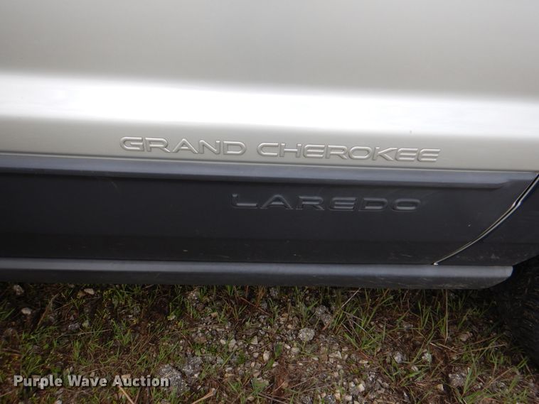 image for item II9947 2004 Jeep Grand Cherokee Laredo  SUV