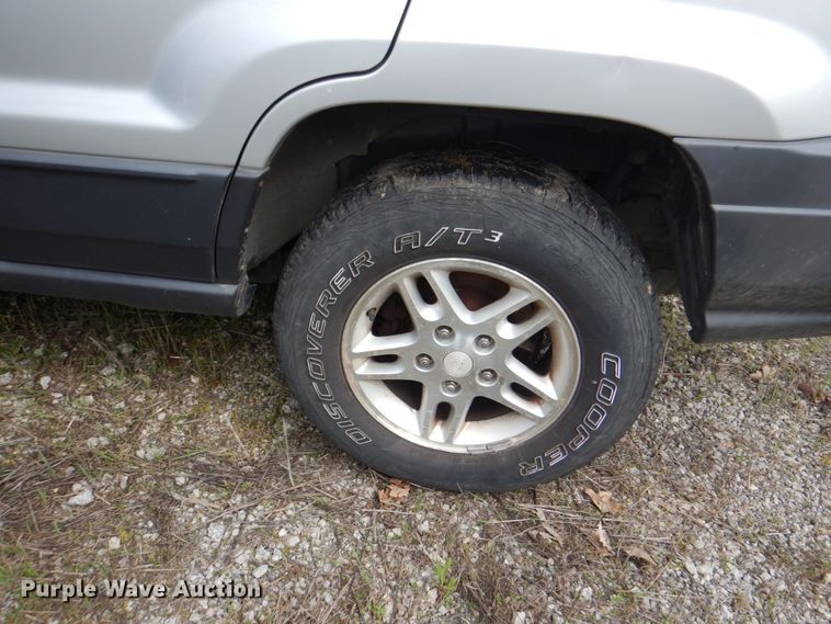 image for item II9947 2004 Jeep Grand Cherokee Laredo  SUV