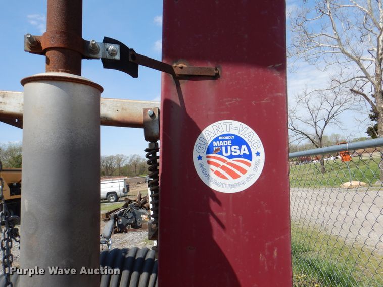 image for item II9949 Giant-Vac 3001 leaf blower