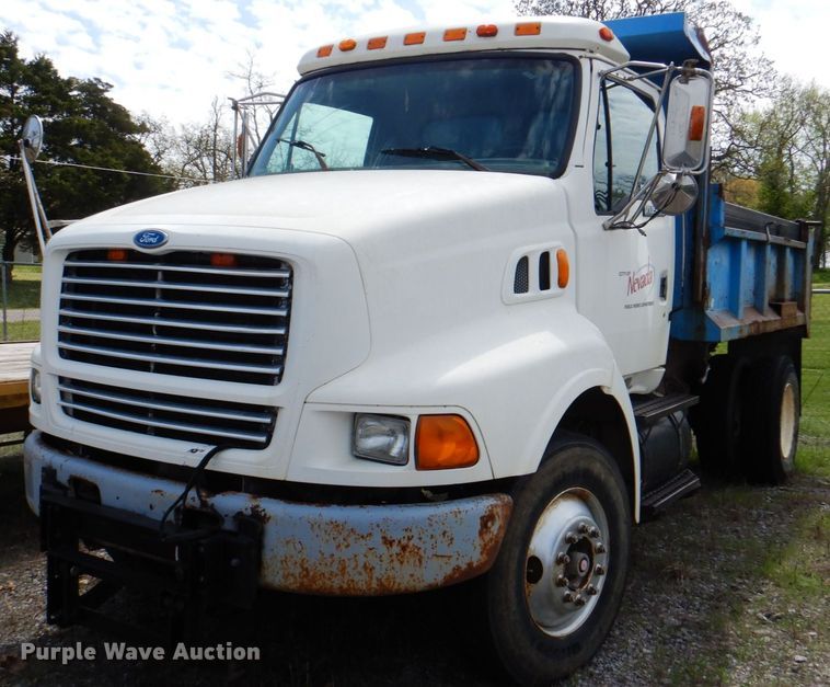 image for item II9957 1997 Ford L8000  dump truck