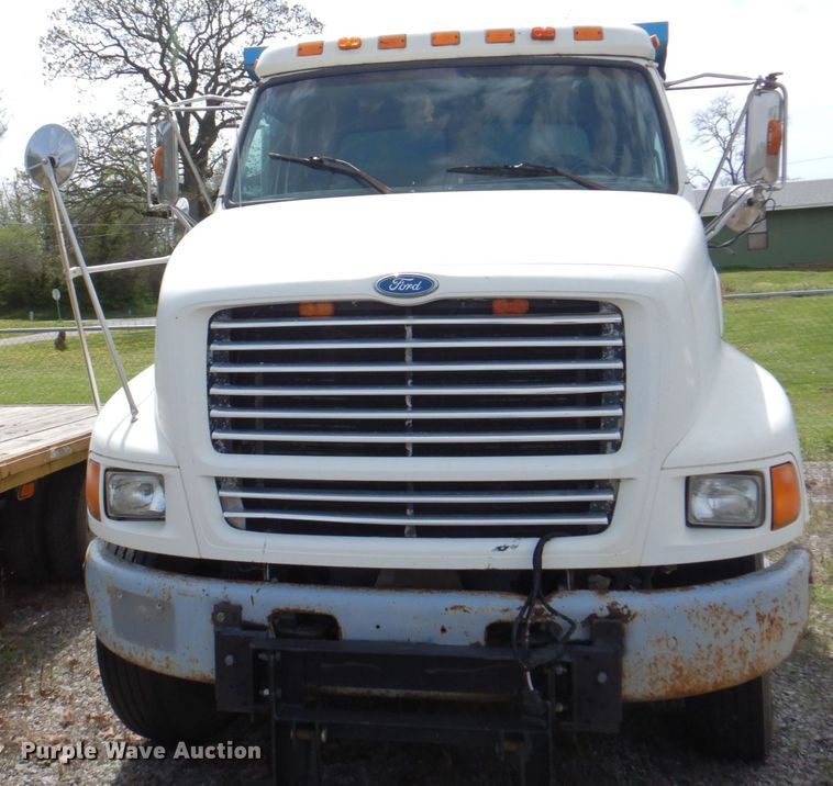 image for item II9957 1997 Ford L8000  dump truck
