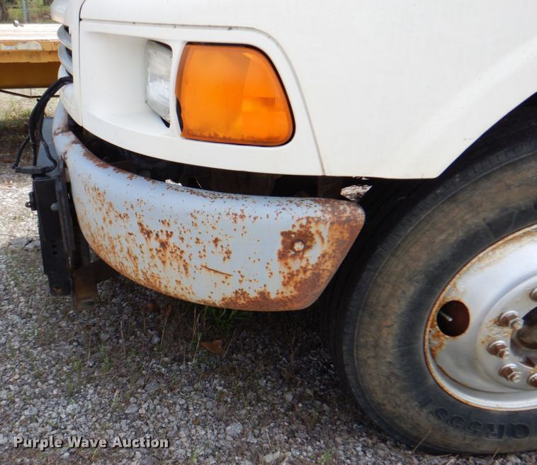 image for item II9957 1997 Ford L8000  dump truck