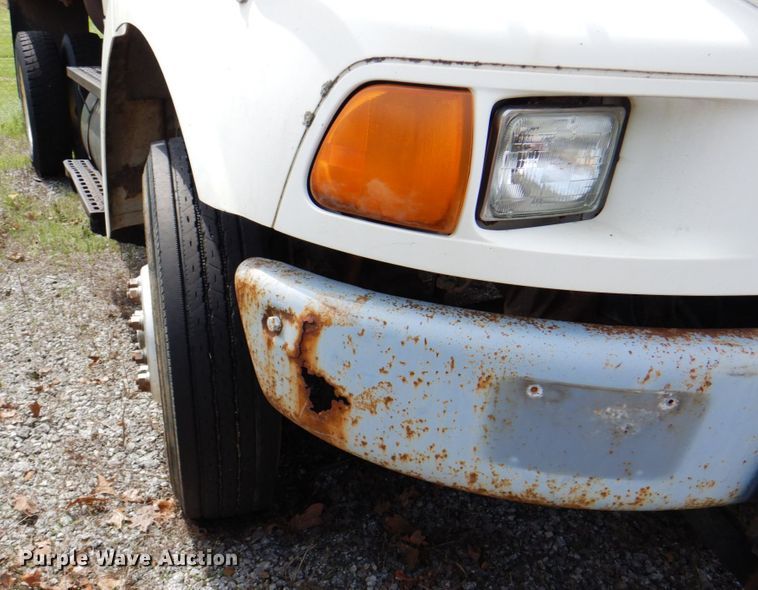 image for item II9957 1997 Ford L8000  dump truck