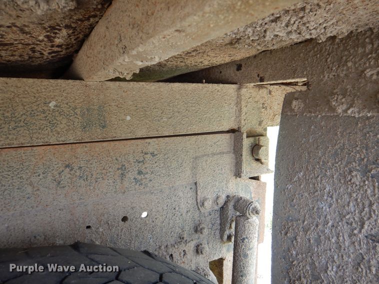 image for item II9957 1997 Ford L8000  dump truck