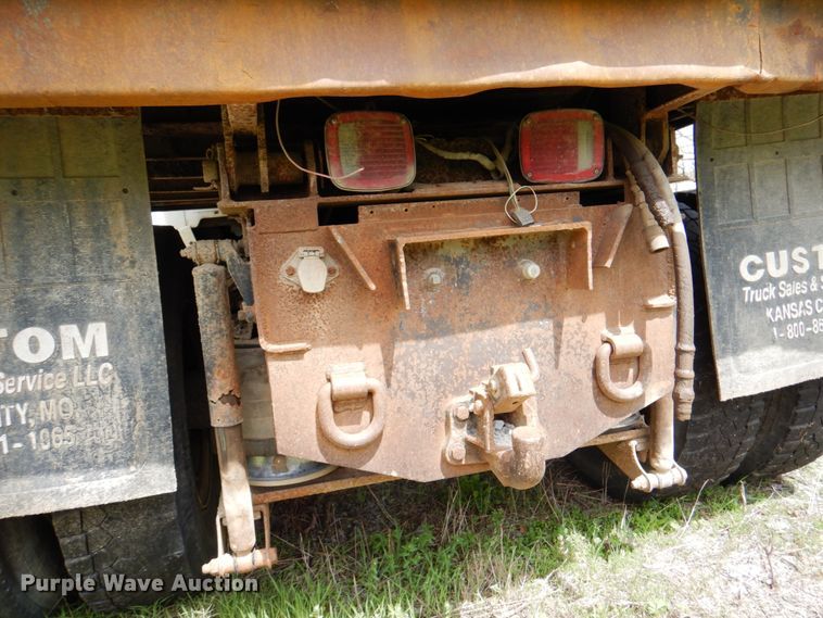 image for item II9957 1997 Ford L8000  dump truck