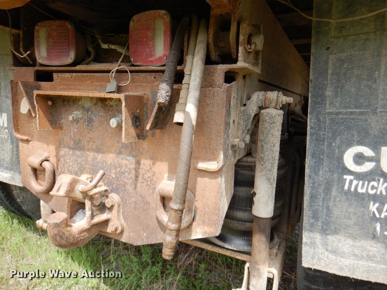 image for item II9957 1997 Ford L8000  dump truck