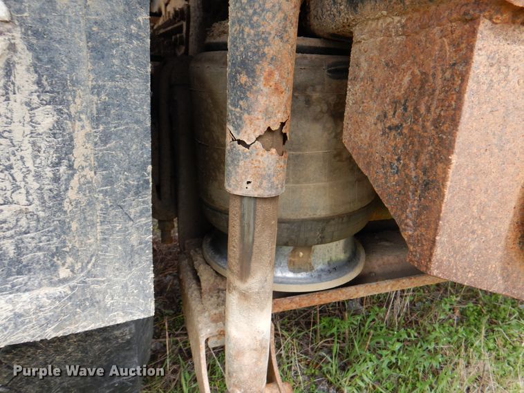 image for item II9957 1997 Ford L8000  dump truck