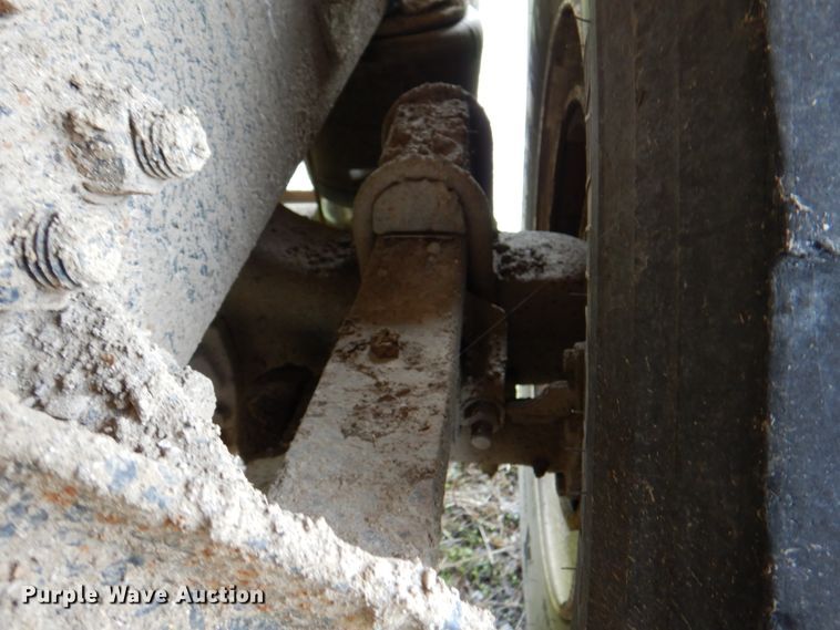 image for item II9957 1997 Ford L8000  dump truck