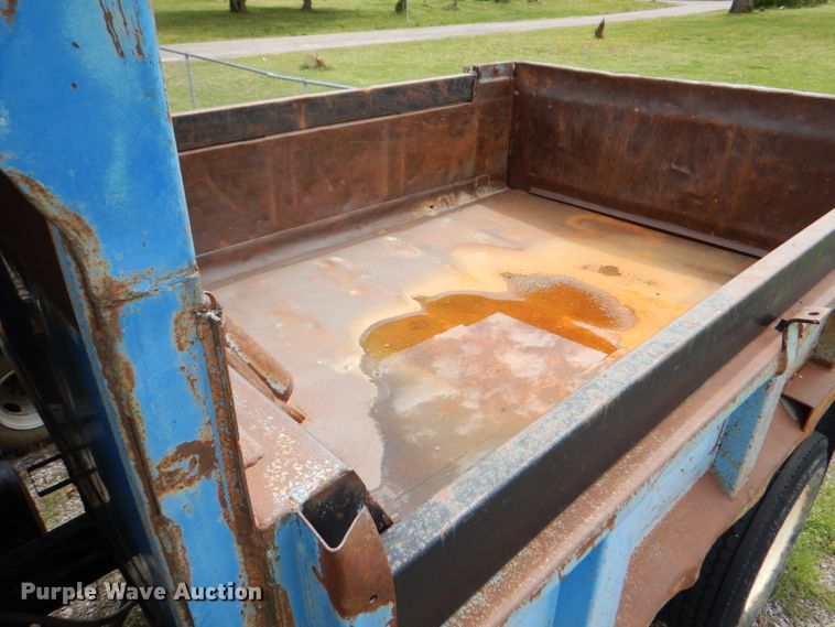 image for item II9957 1997 Ford L8000  dump truck