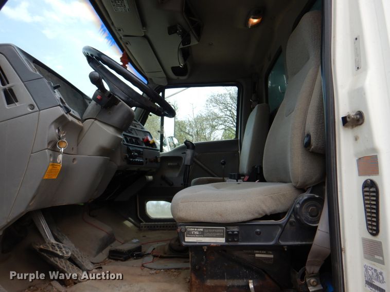 image for item II9957 1997 Ford L8000  dump truck