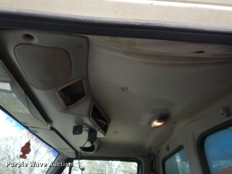 image for item II9957 1997 Ford L8000  dump truck