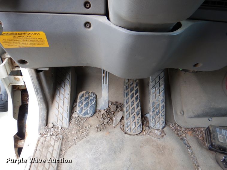 image for item II9957 1997 Ford L8000  dump truck