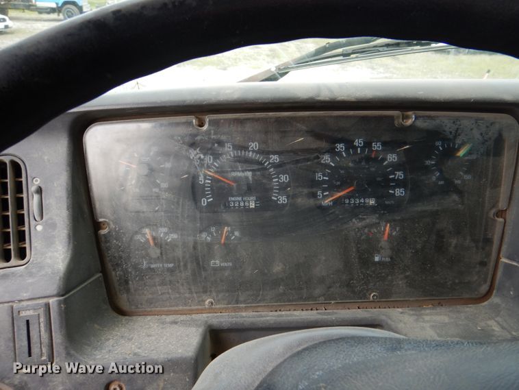 image for item II9957 1997 Ford L8000  dump truck