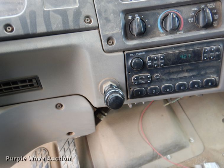 image for item II9957 1997 Ford L8000  dump truck