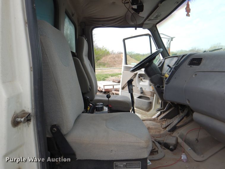 image for item II9957 1997 Ford L8000  dump truck