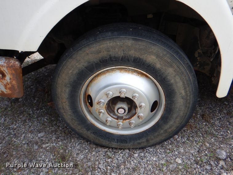 image for item II9957 1997 Ford L8000  dump truck