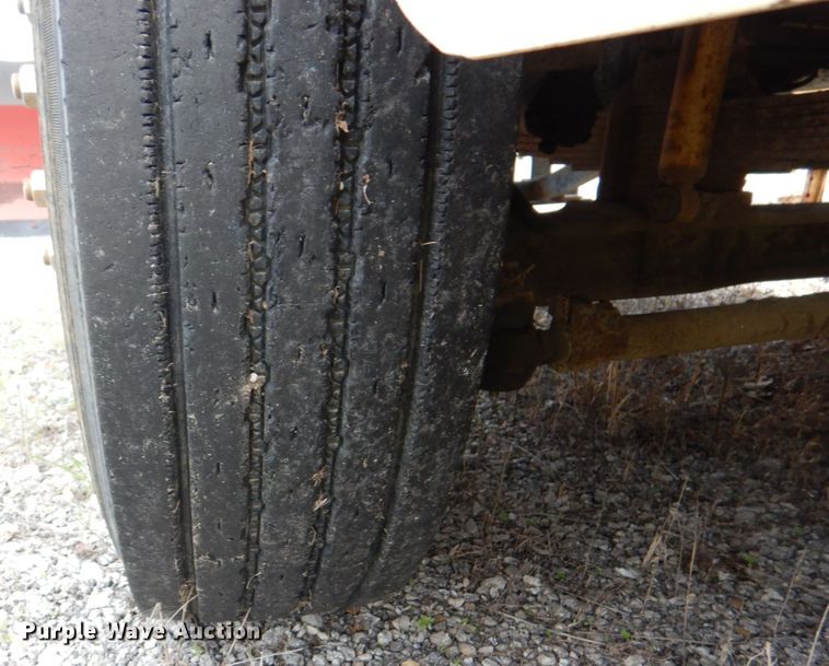 image for item II9957 1997 Ford L8000  dump truck