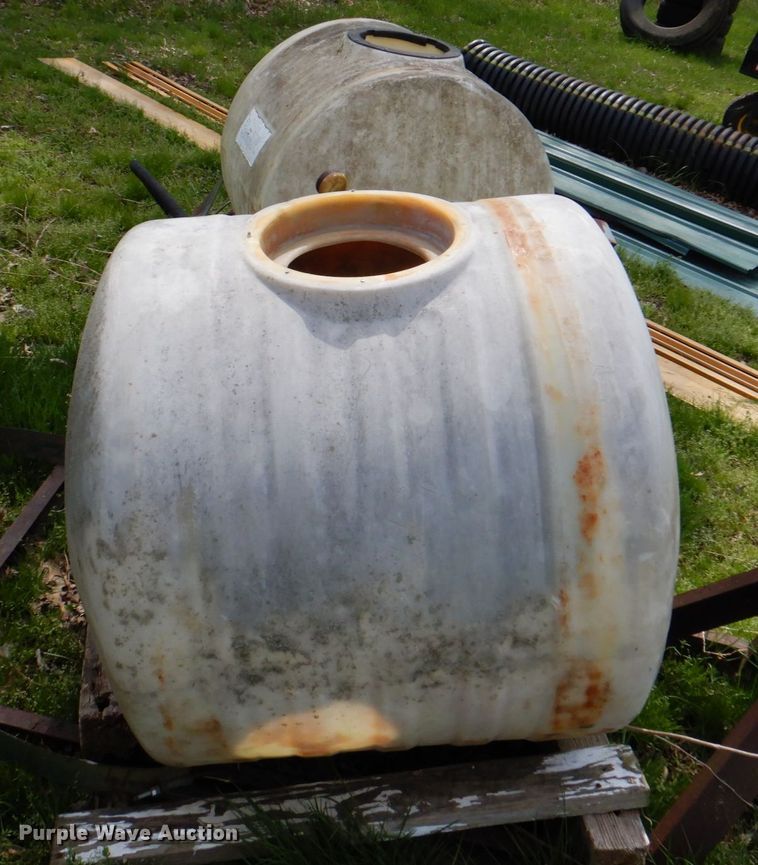 image for item II9963 (2) Broyhill polly tanks