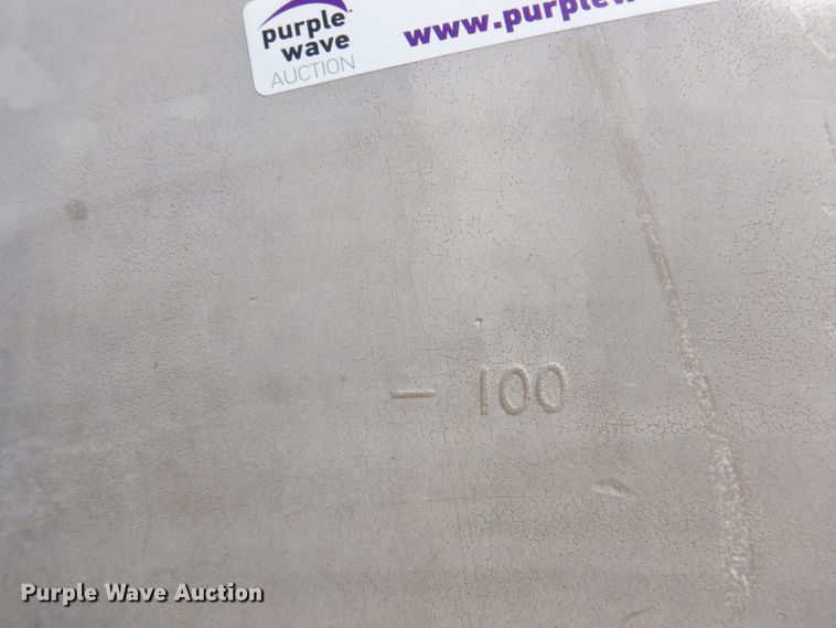 image for item II9963 (2) Broyhill polly tanks