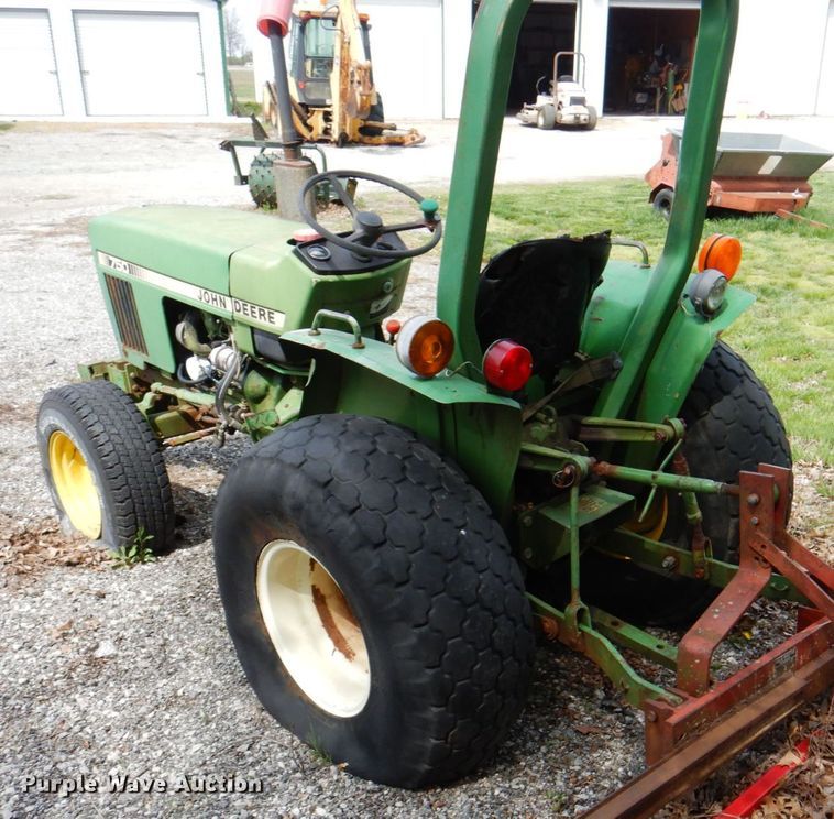 image for item II9970 John Deere 750  tractor