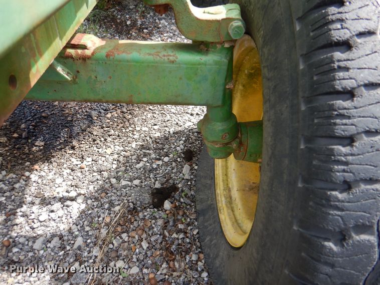 image for item II9970 John Deere 750  tractor