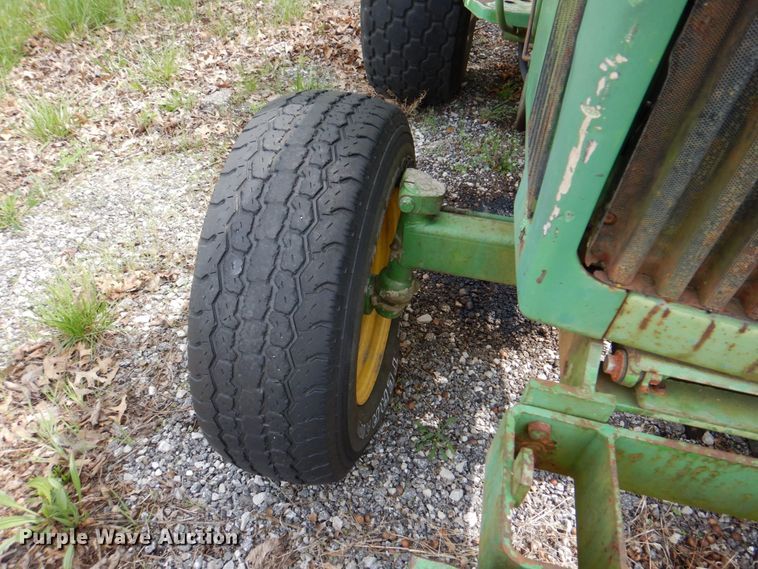 image for item II9970 John Deere 750  tractor