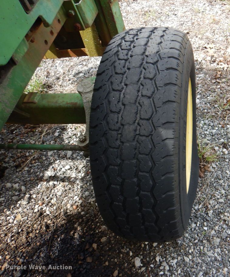 image for item II9970 John Deere 750  tractor