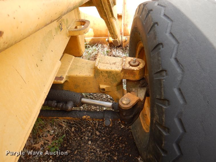 image for item II9972 1995 John Deere 310D  tractor loader backhoe