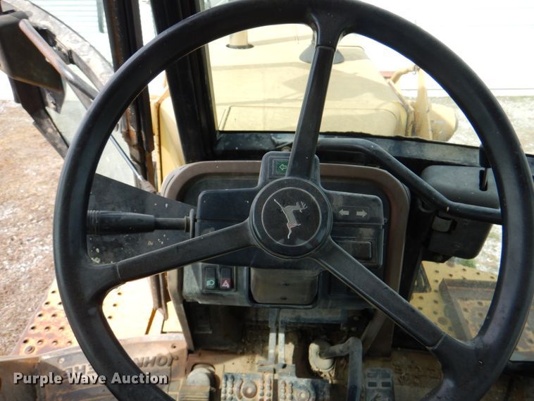 image for item II9972 1995 John Deere 310D  tractor loader backhoe