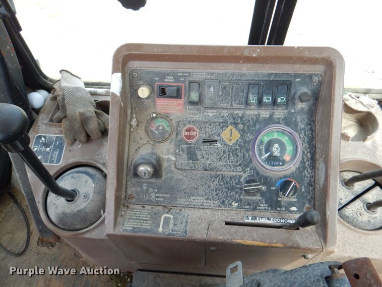 image for item II9972 1995 John Deere 310D  tractor loader backhoe