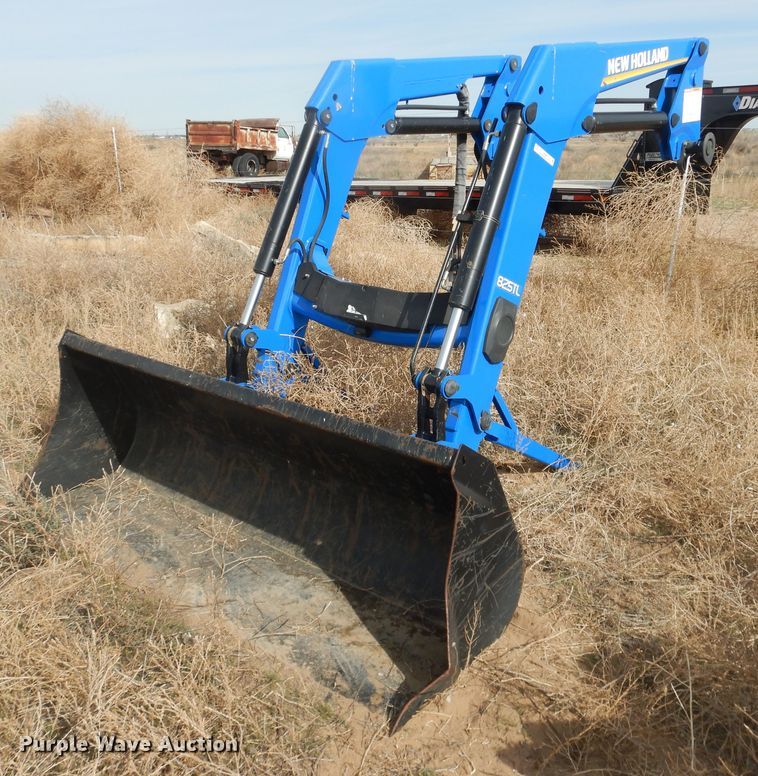 image for item IJ9286 New Holland 825TL  loader