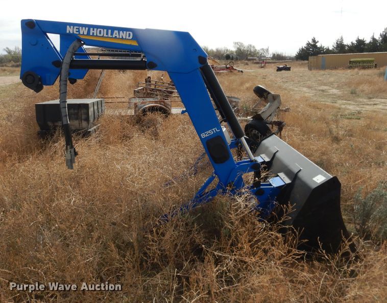 image for item IJ9286 New Holland 825TL  loader