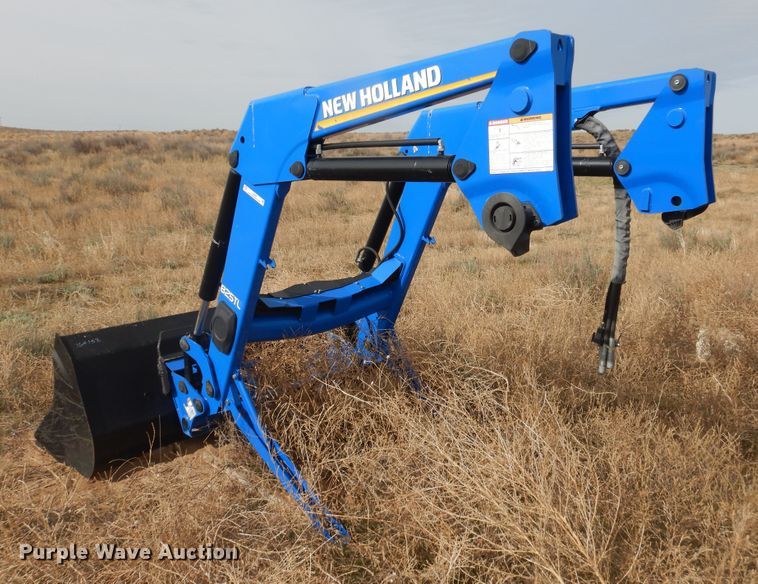 image for item IJ9286 New Holland 825TL  loader