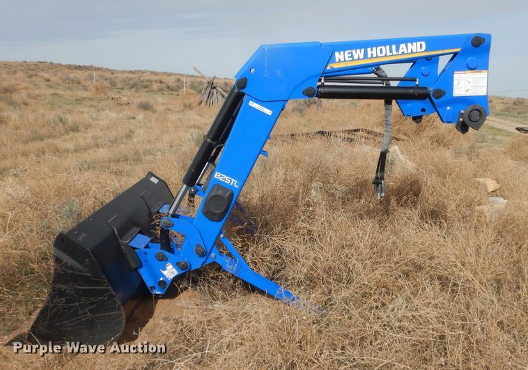 image for item IJ9286 New Holland 825TL  loader