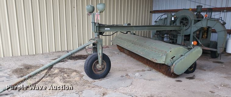 image for item IL9052 MB  broom