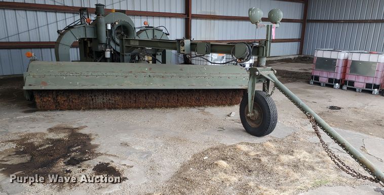 image for item IL9052 MB  broom