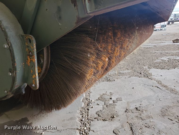 image for item IL9052 MB  broom