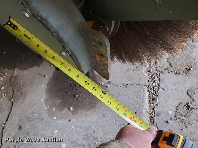 image for item IL9052 MB  broom