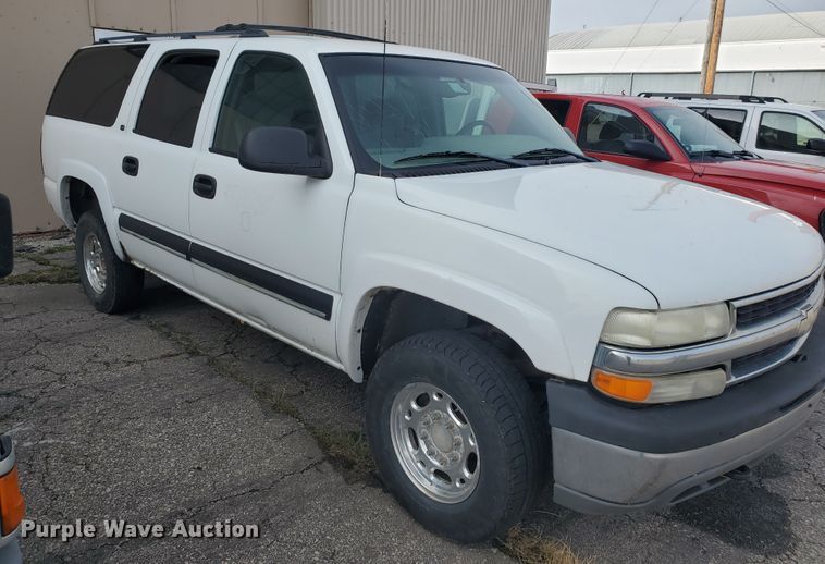 image for item IL9058 2001 Chevrolet Suburban 2500 LS  SUV