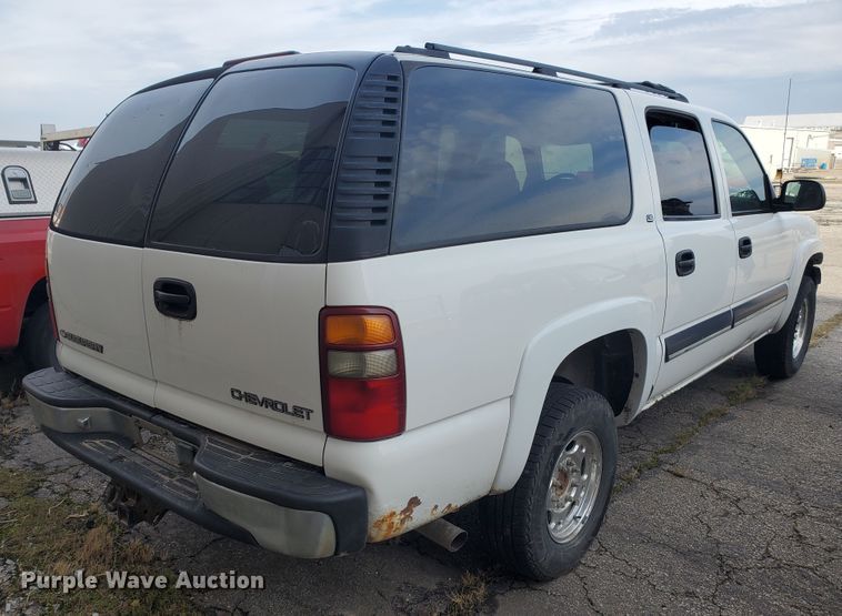 image for item IL9058 2001 Chevrolet Suburban 2500 LS  SUV