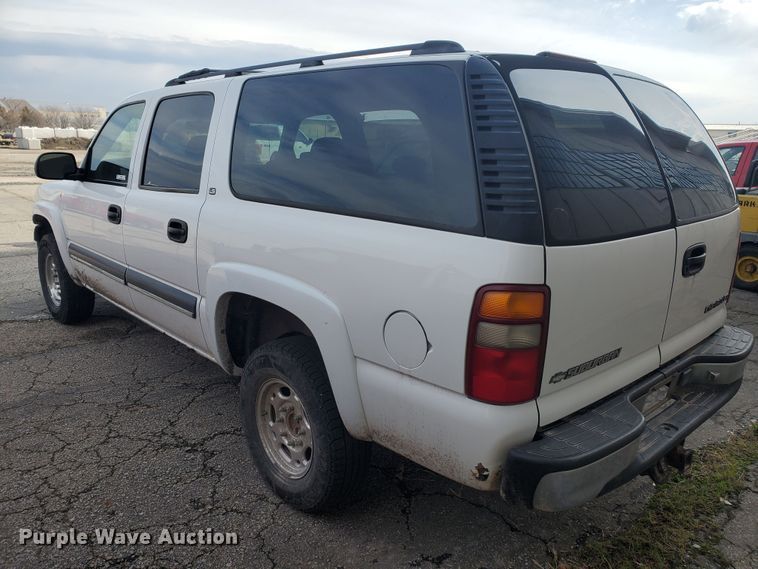 image for item IL9058 2001 Chevrolet Suburban 2500 LS  SUV