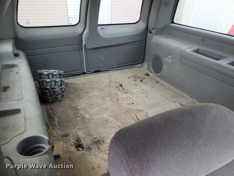 image for item IL9058 2001 Chevrolet Suburban 2500 LS  SUV