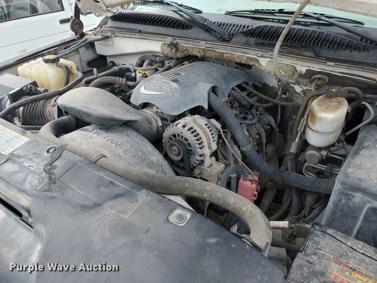 image for item IL9058 2001 Chevrolet Suburban 2500 LS  SUV