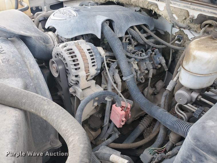 image for item IL9058 2001 Chevrolet Suburban 2500 LS  SUV