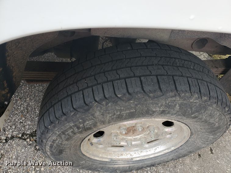 image for item IL9058 2001 Chevrolet Suburban 2500 LS  SUV