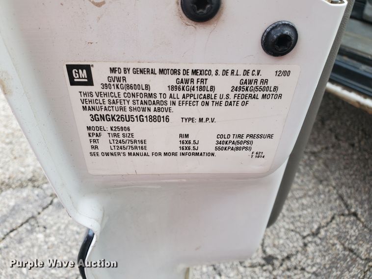 image for item IL9058 2001 Chevrolet Suburban 2500 LS  SUV