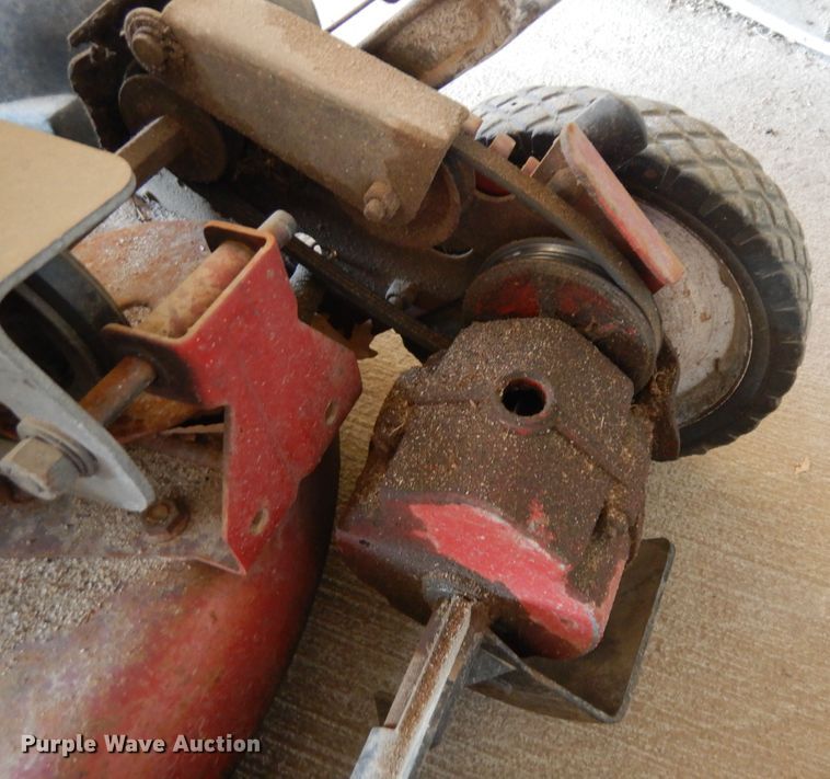 image for item IP9221 Lawn and garden equipment