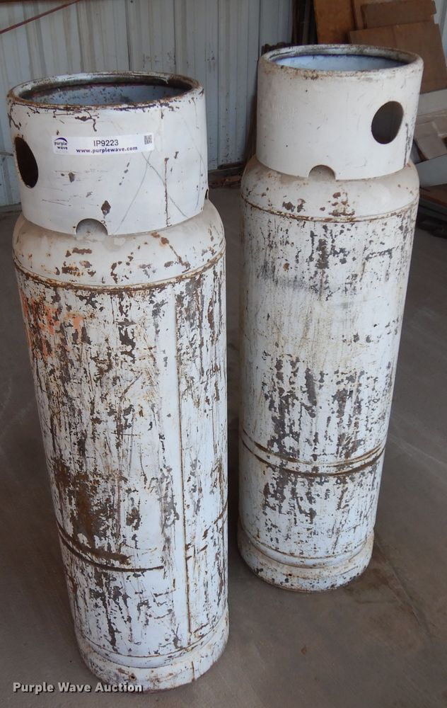 image for item IP9223 (2) propane tanks