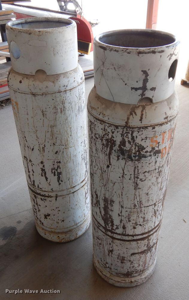image for item IP9223 (2) propane tanks