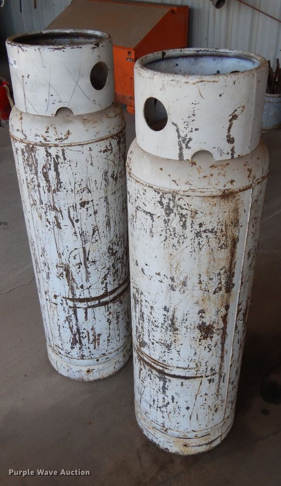 image for item IP9223 (2) propane tanks